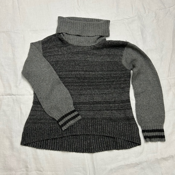 Gray Knit Sweater with Striped Sleeves - Picture 1 of 7